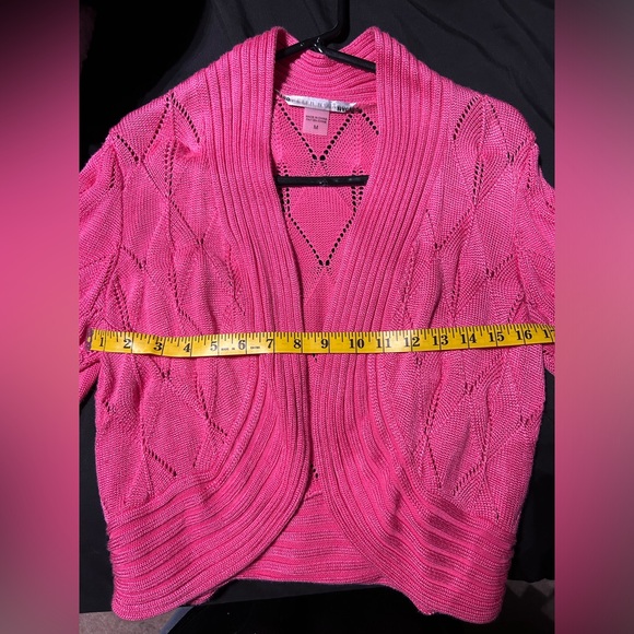 Pink Nygard Women’s Medium Patterned Shrug. - Picture 5 of 6
